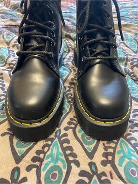 Doc martins Black Lace-Up Boot with Yellow Pull Tab size 9